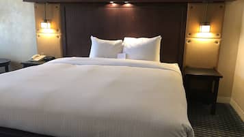 Hypo-allergenic bedding, in-room safe, desk, laptop workspace