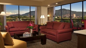 Hypo-allergenic bedding available, desk, laptop workspace - Harvest House Boulder (Boulder)