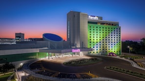 Exterior - Harrah's Council Bluffs – A Caesars Rewards Destination (Council Bluffs)