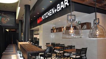 2 restaurants; breakfast, lunch, and dinner served
