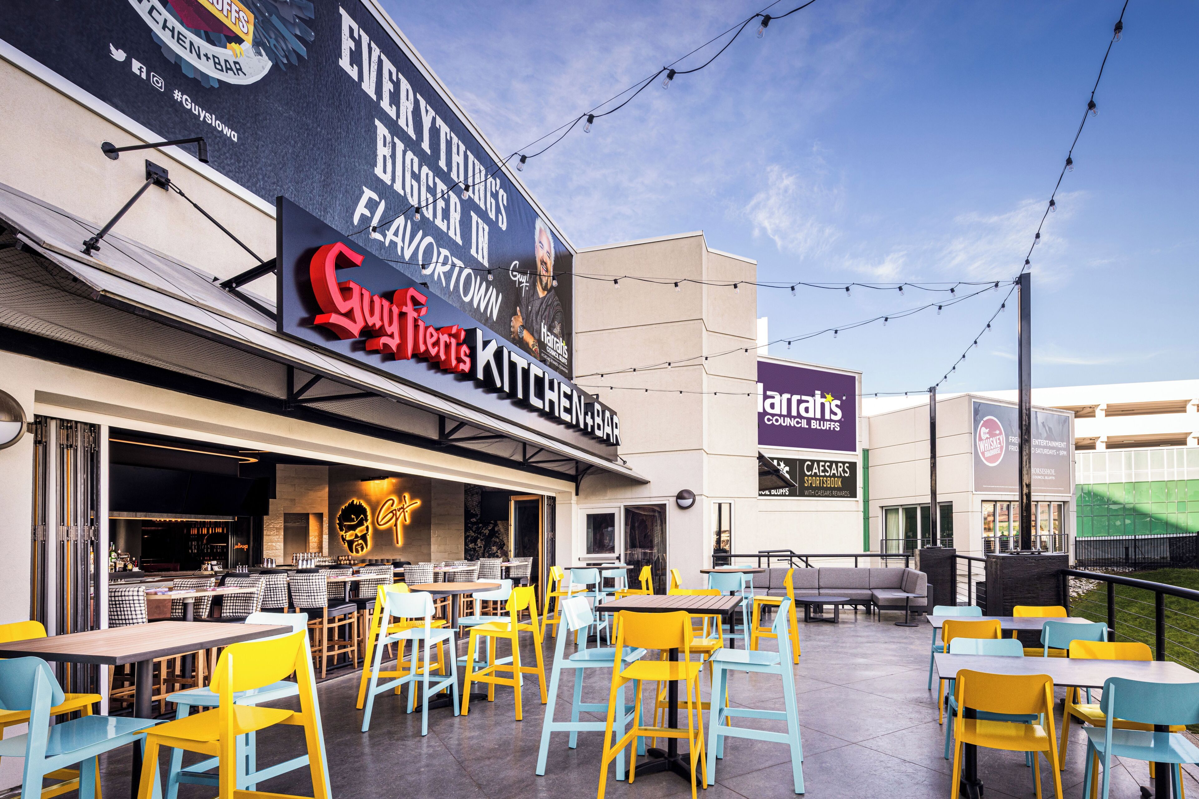 2 restaurants; breakfast, lunch and dinner served 