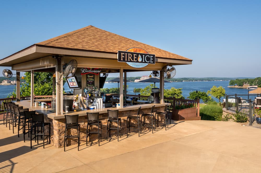 Lodge Of Four Seasons Golf Resort, Marina & Spa