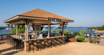 Lodge Of Four Seasons Golf Resort, Marina & Spa