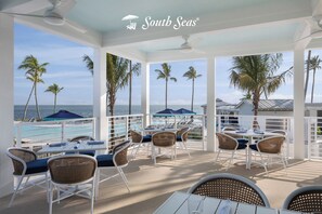 6 restaurants, lunch served