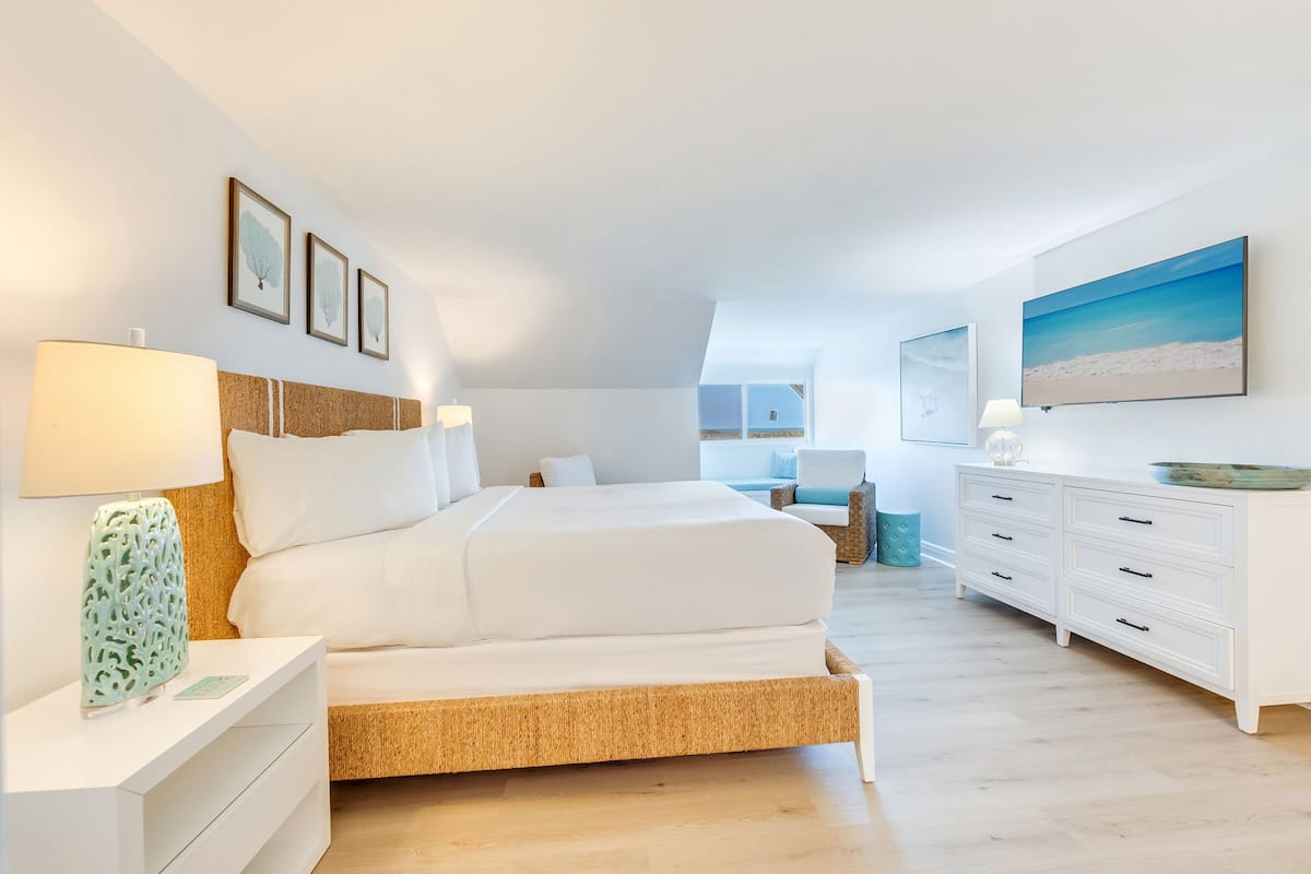 Three Bedroom Bayside Villa Deluxe | 1 bedroom, premium bedding, in-room safe, iron/ironing board