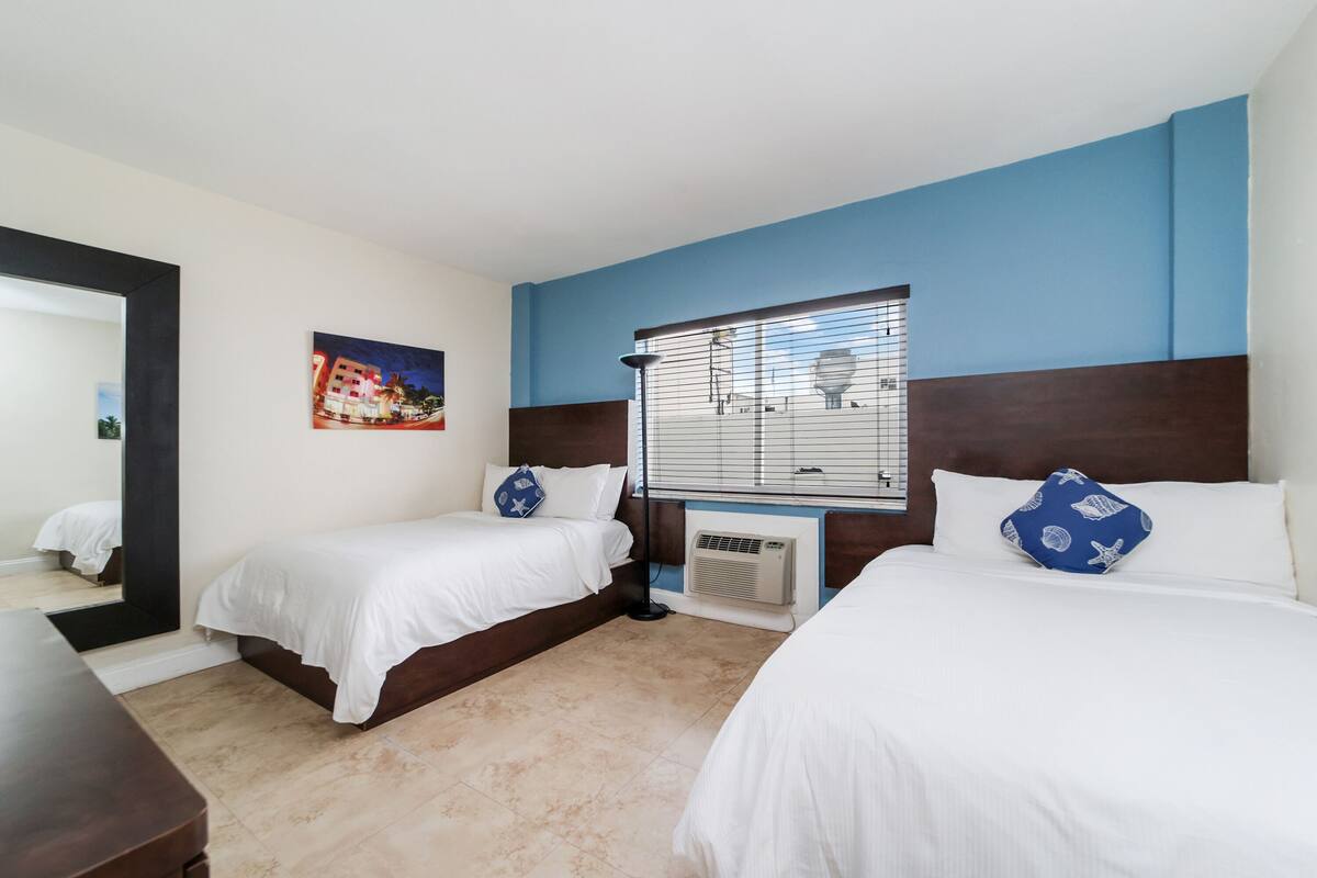 Doppia Standard, 2 letti matrimoniali, bagno privato (Self check-in) | Tende oscuranti, ferro/asse da stiro, Wi-Fi gratuito, lenzuola