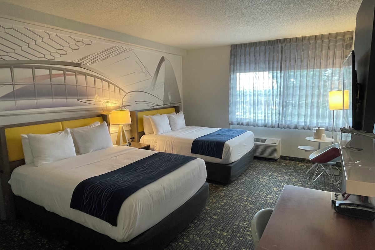 standard double room | premium bedding, desk, laptop workspace, blackout curtains