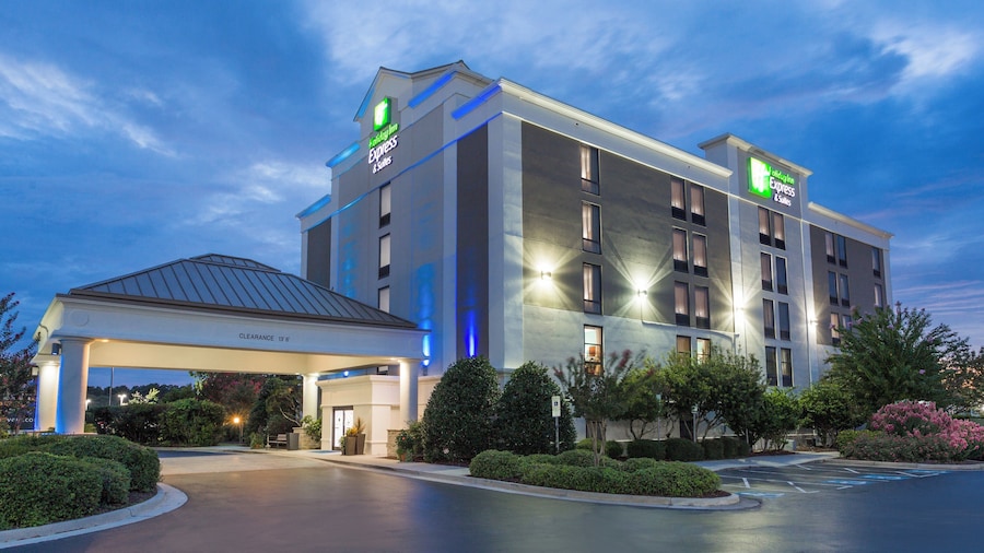 Holiday Inn Express Hotel & Suites Wilmington-University Ctr by IHG
