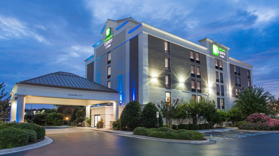 Holiday Inn Express Hotel & Suites Wilmington-University Ctr by IHG