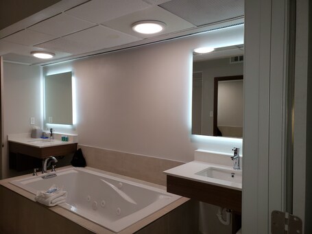 Holiday Inn Express Pigeon Forge Near Dollywood, an IHG Hotel - Image 40