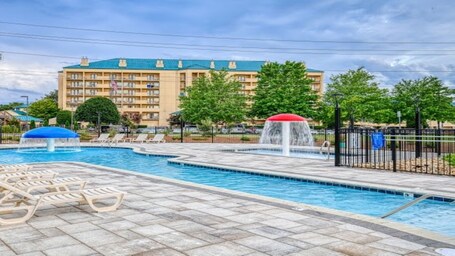 Holiday Inn Express Pigeon Forge Near Dollywood, an IHG Hotel - Image 34