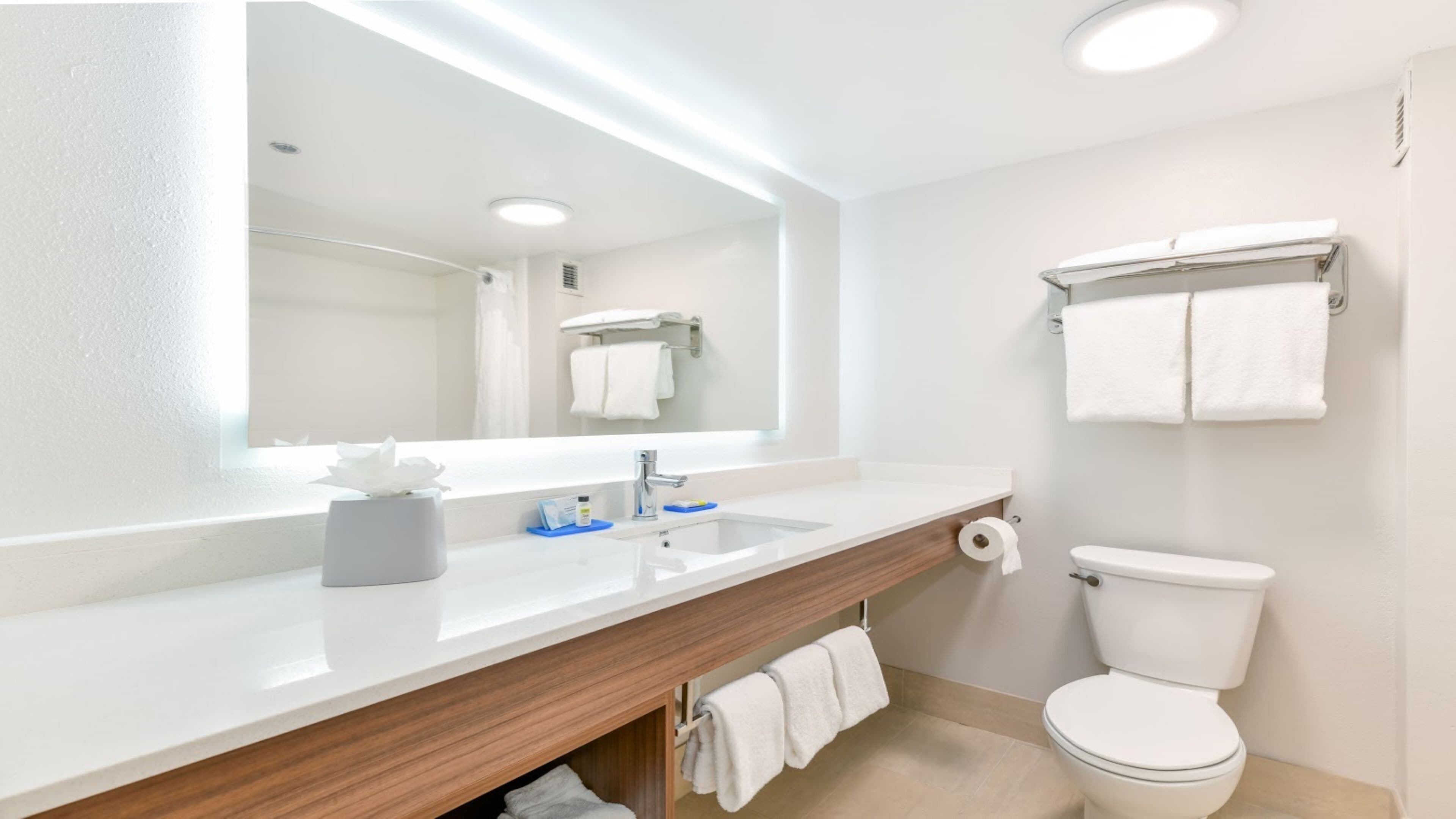 standard room, 2 queen beds | bathroom | combined shower/bathtub, free toiletries, hair dryer, towels