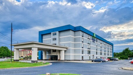 Holiday Inn Express Pigeon Forge Near Dollywood, an IHG Hotel - Image 19