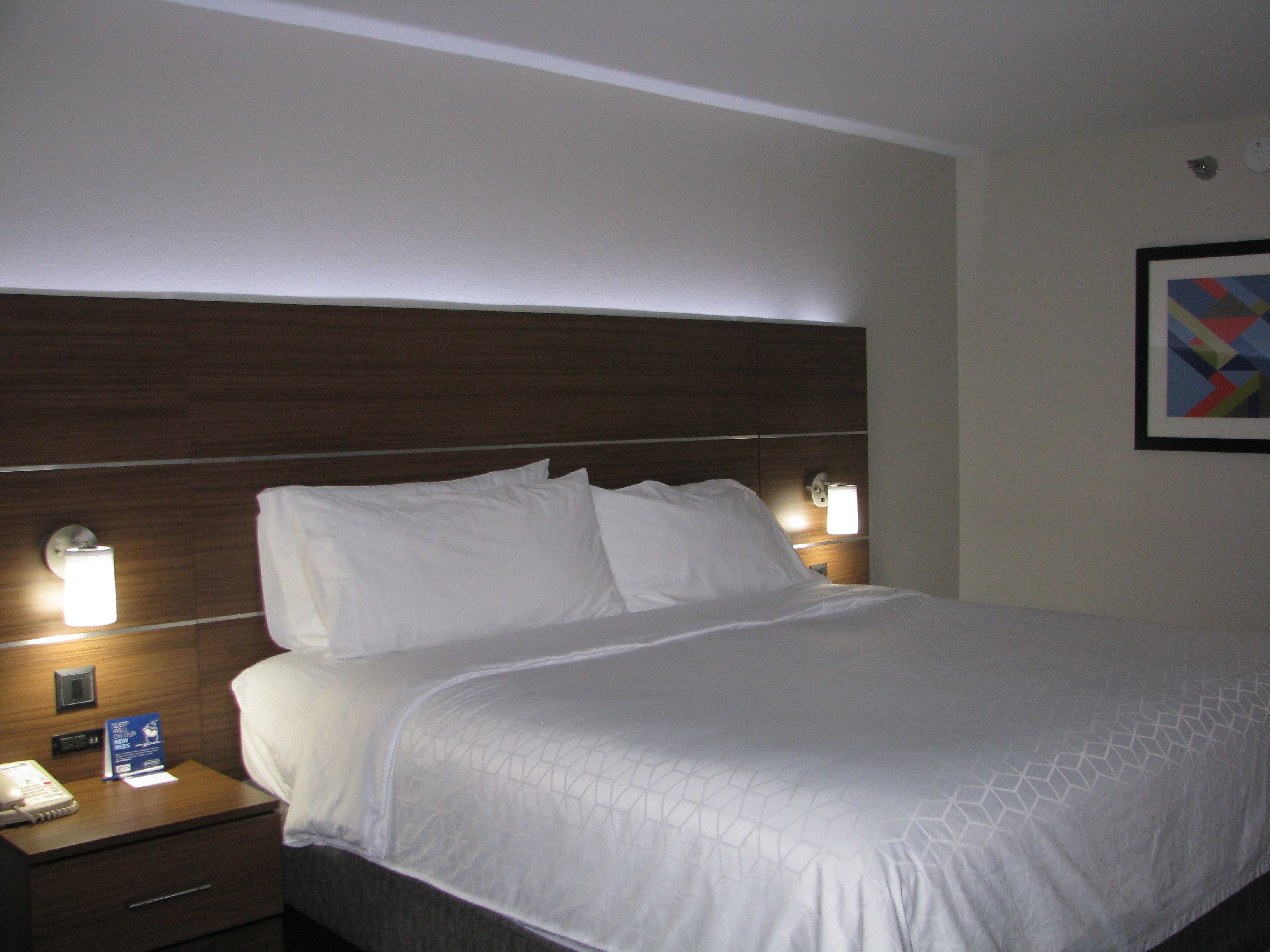 suite, 1 bedroom | 1 bedroom, in-room safe, desk, iron/ironing board