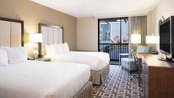 Sängtillbehör av högsta kvalitet och värdeförvaringsskåp på rummet