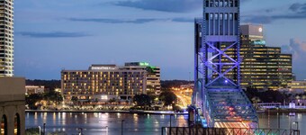 DoubleTree by Hilton Hotel Jacksonville Riverfront