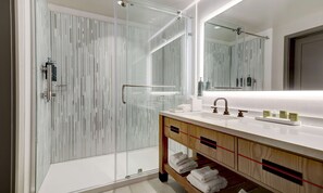 Bathroom shower - Hilton University of Houston (Houston)
