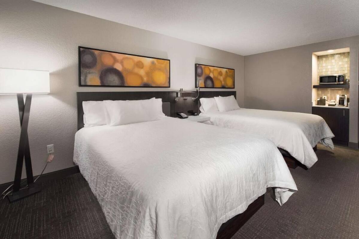 Hypo-allergenic bedding, in-room safe, desk, laptop workspace