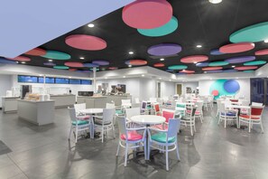 Breakfast area - Grand Hotel Orlando at Universal Blvd - Shuttle to Theme Parks (Orlando)