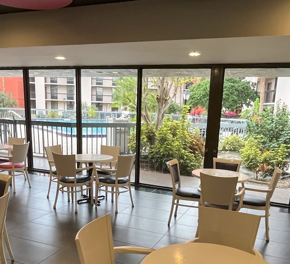 Breakfast area