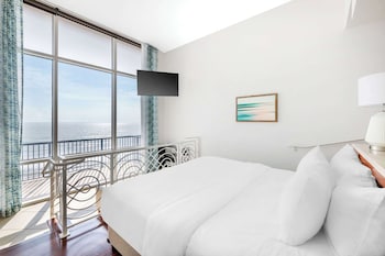 1 BEDROOM OCEAN VW KG PREMIER SUITE W/BALCONY | Beach/ocean view at Hilton Vacation Club Daytona Beach Regency