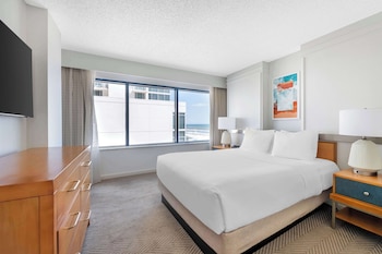 STUDIO OCEAN VIEW QUEEN | Exterior at Hilton Vacation Club Daytona Beach Regency