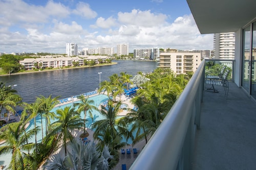 Doubletree Resort by Hilton Hollywood Beach