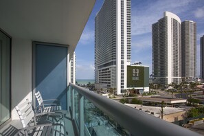 Room, 1 King Bed | Terrace/patio