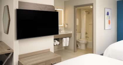 Holiday Inn Express & Suites Kendall East Miami by IHG