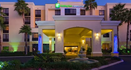 Holiday Inn Express & Suites Kendall East Miami, an IHG Hotel