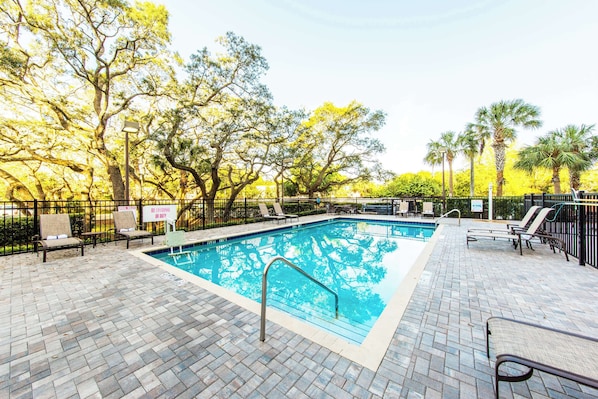 Outdoor pool, pool loungers