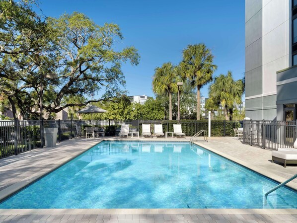 Outdoor pool, pool loungers