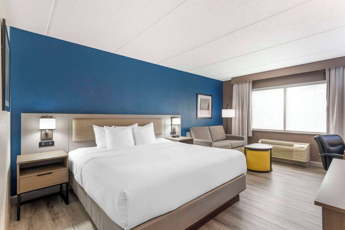 Egyptian cotton sheets, premium bedding, desk, laptop workspace