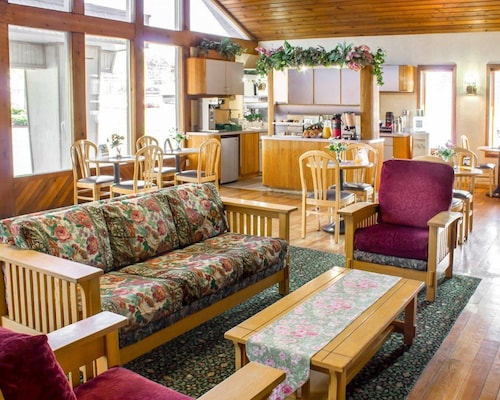 Econo Lodge Inn & Suites Colonie Center Mall