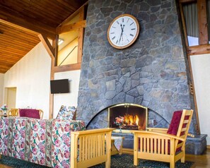 Lobby - Econo Lodge Inn & Suites Colonie Center Mall (Albany)