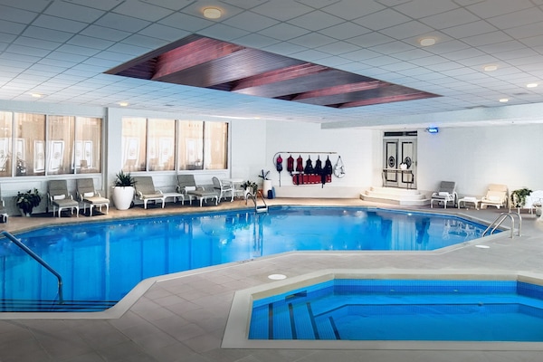 Piscine intérieure