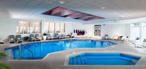 Una piscina cubierta
