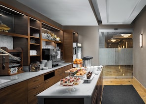 Daily cooked-to-order breakfast for a fee