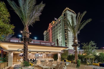 5 bars/lounges, poolside bar at Palace Station Hotel and Casino