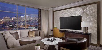 高档床上用品、加厚床垫、客房内保险箱、办公桌