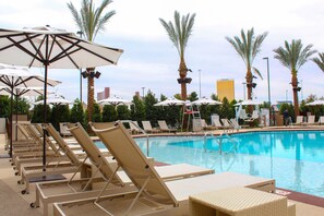 Seasonal outdoor pool, pool cabanas (surcharge), pool loungers - Palace Station Hotel and Casino (Las Vegas)
