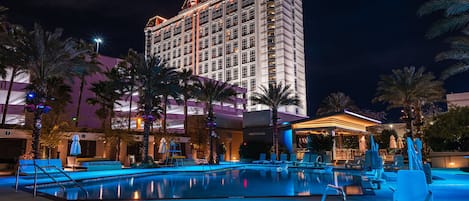 Seasonal outdoor pool, cabanas (surcharge), sun loungers