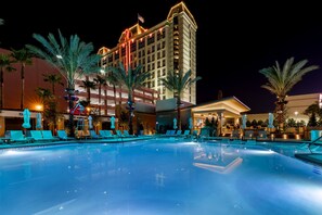 Seasonal outdoor pool, cabanas (surcharge), sun loungers - Palace Station Hotel and Casino (Las Vegas)