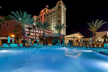 Seasonal outdoor pool, cabanas (surcharge), sun loungers at Palace Station Hotel and Casino