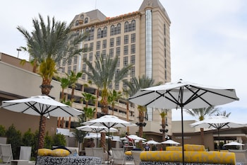 Seasonal outdoor pool, cabanas (surcharge), sun loungers at Palace Station Hotel and Casino