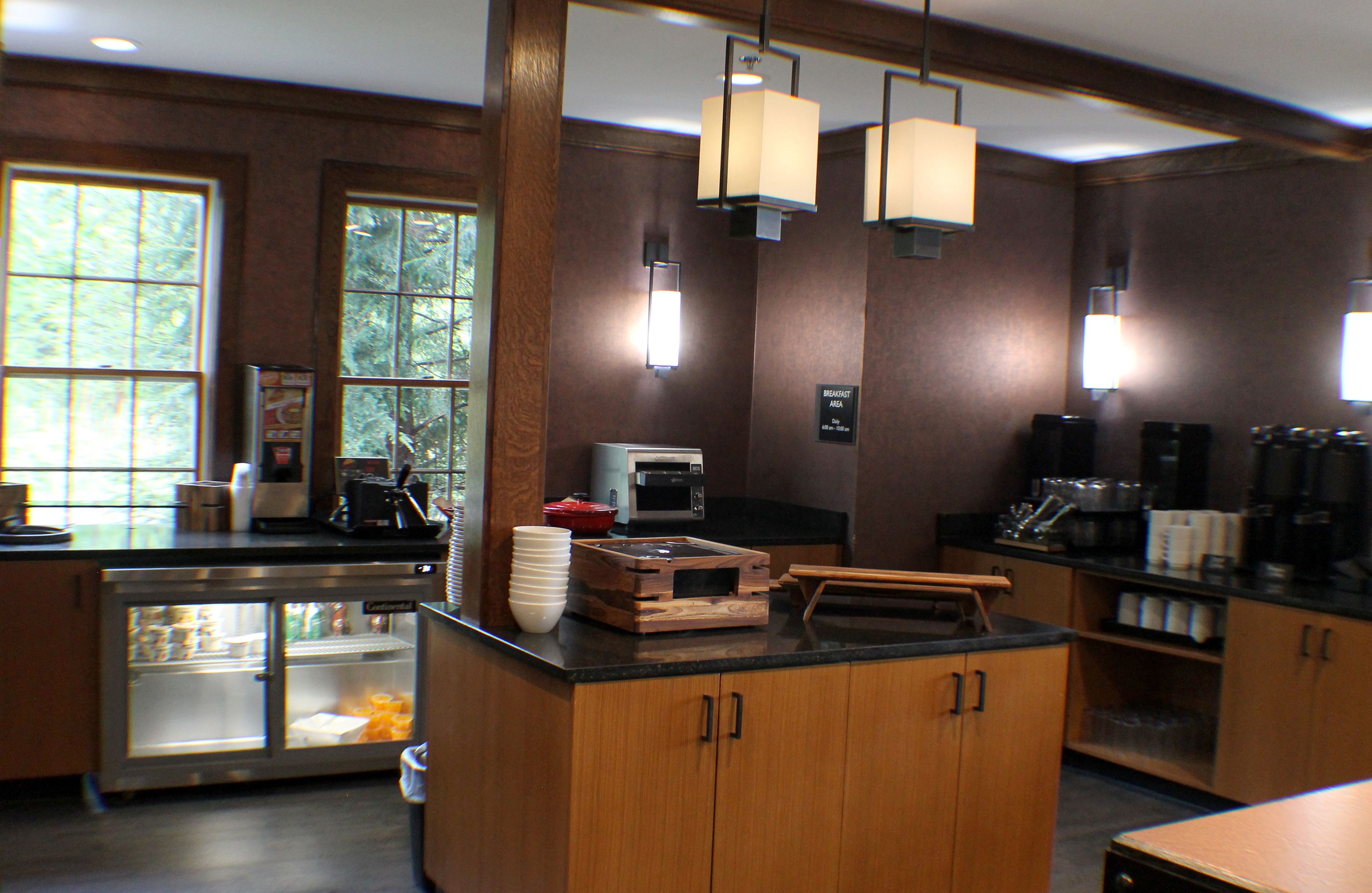 free daily continental breakfast