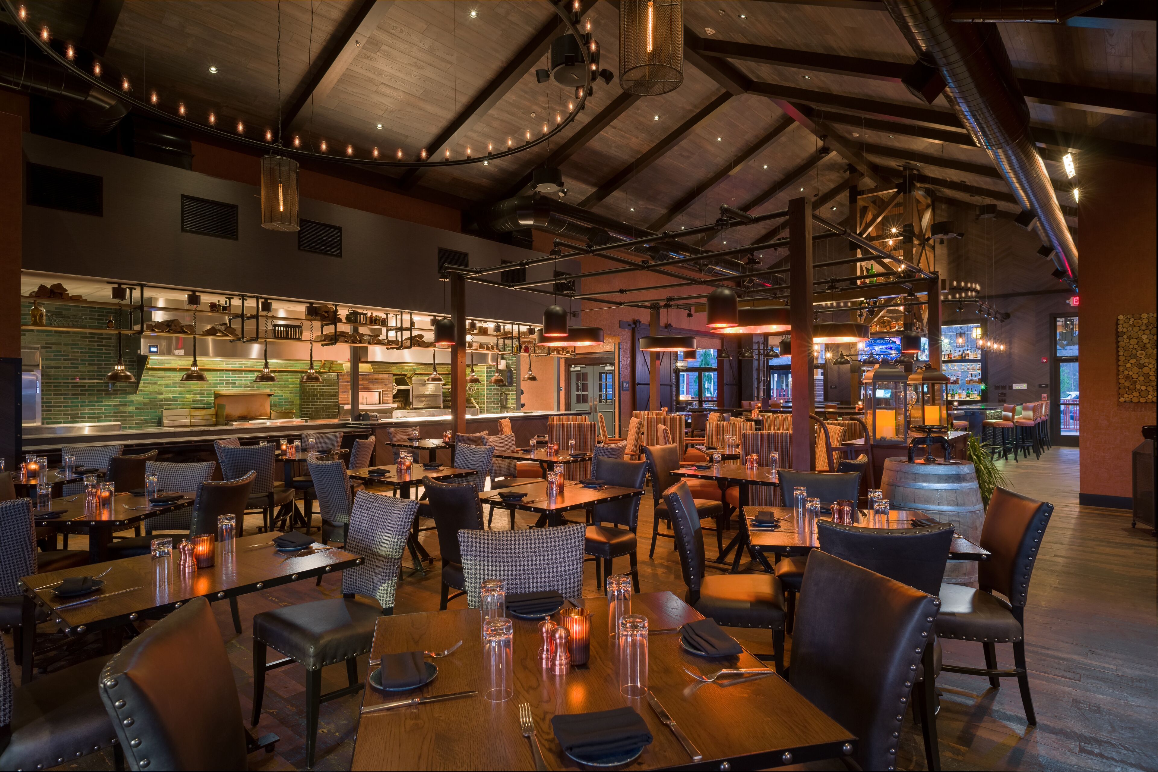 lunch and dinner served, american cuisine