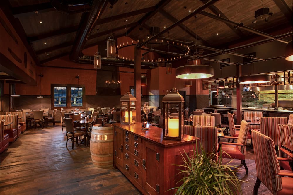 The Craftsman Inn & Suites