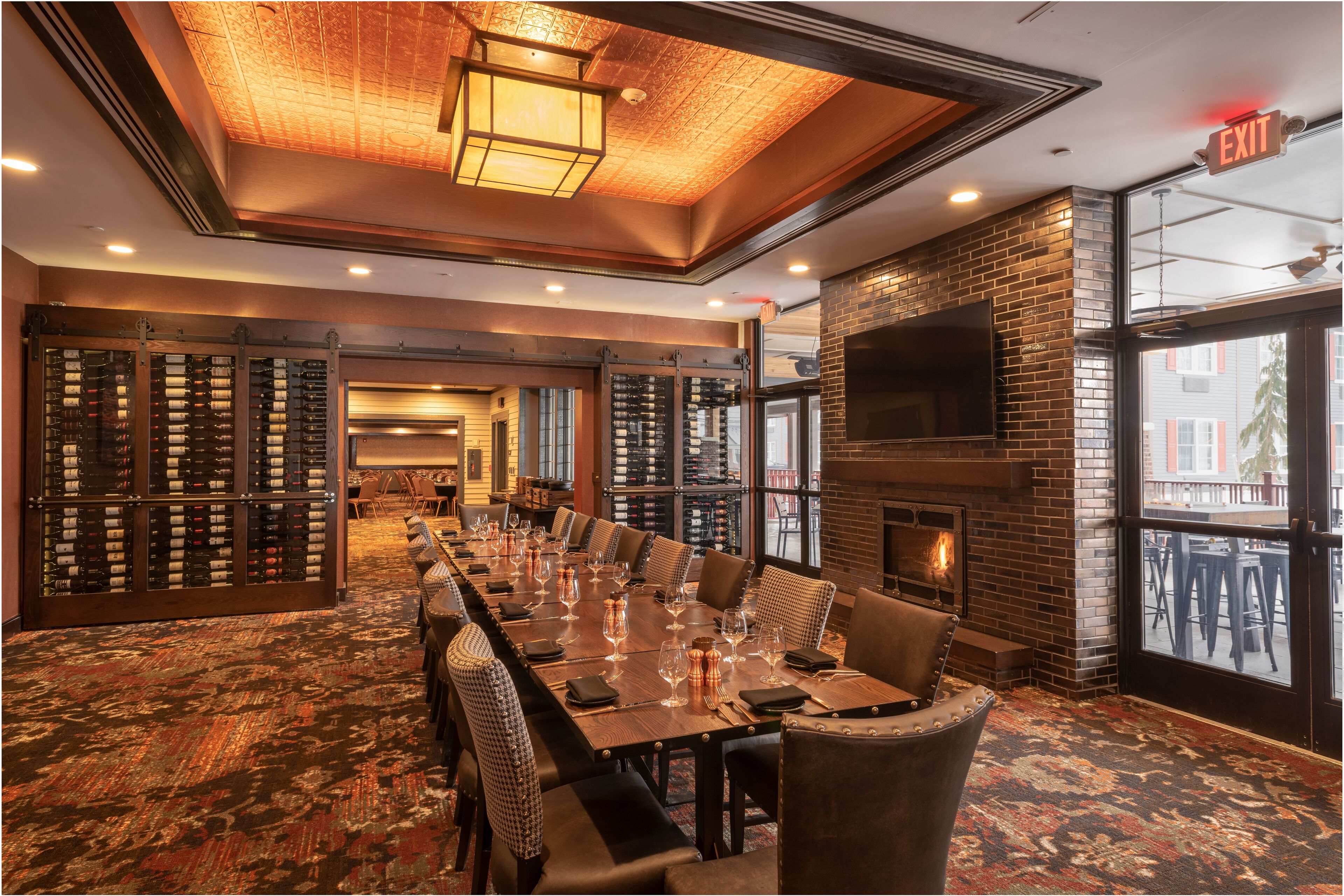 lunch and dinner served, american cuisine