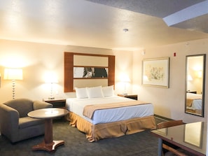 Yhden hengen luksushuone, keittotila | 1 makuuhuone, työpöytä, silitysrauta/-lauta, ilmainen Wi-Fi